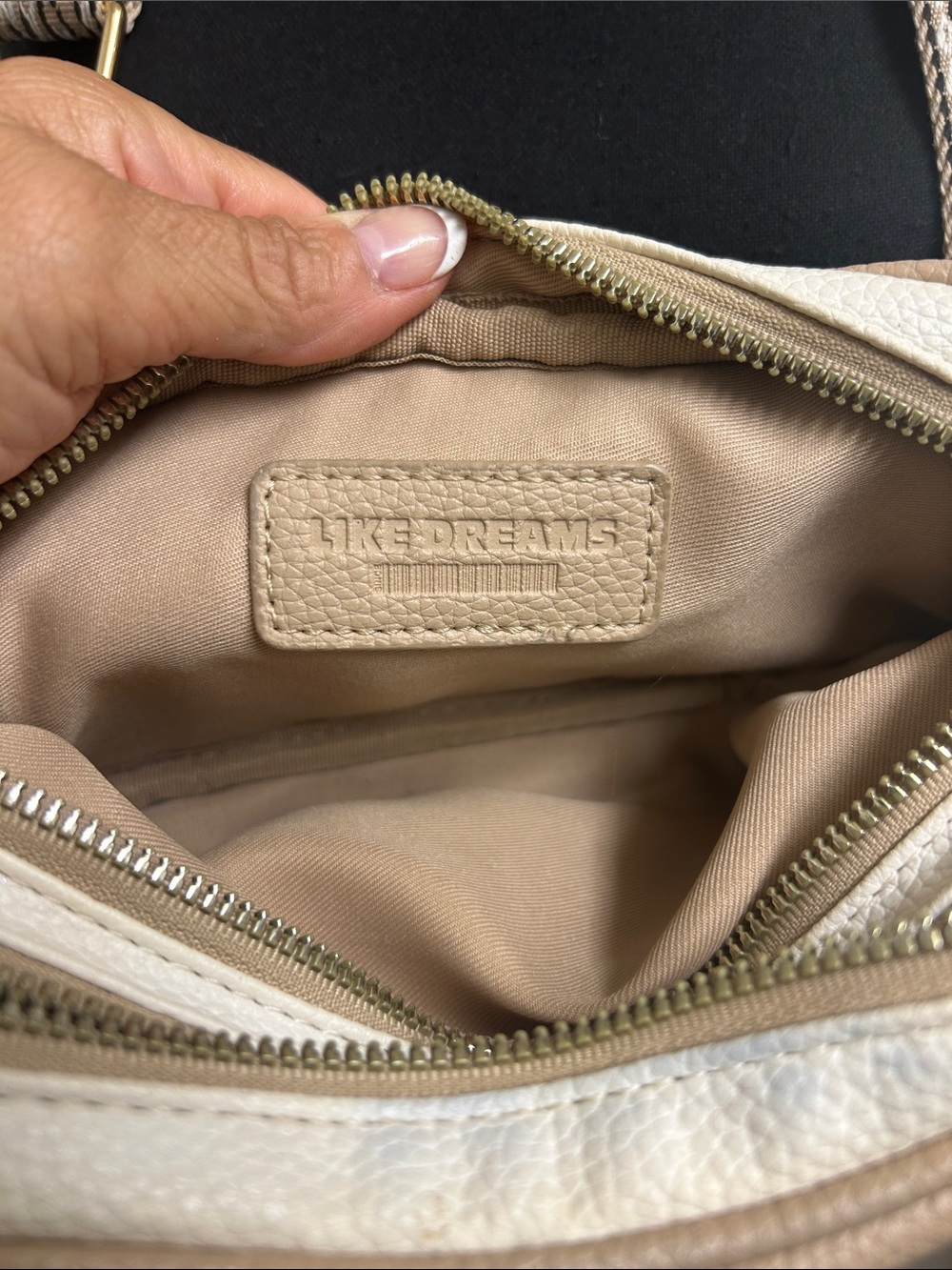 Like Dreams crossbody bag a pebbled vegan leather, guitar" style strap, Beige - Picture 11 of 11